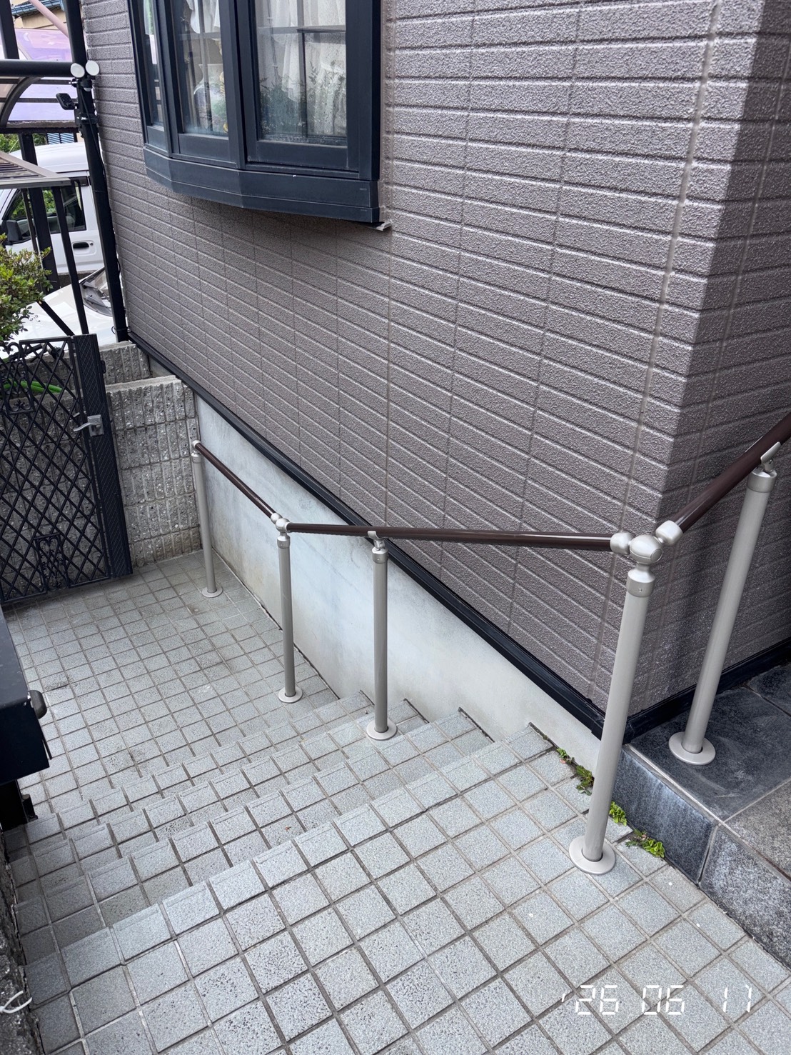 【柏市】玄関アプローチ・門扉まわりへ手すりを設置しました｜安心して出入りできる住まいへ